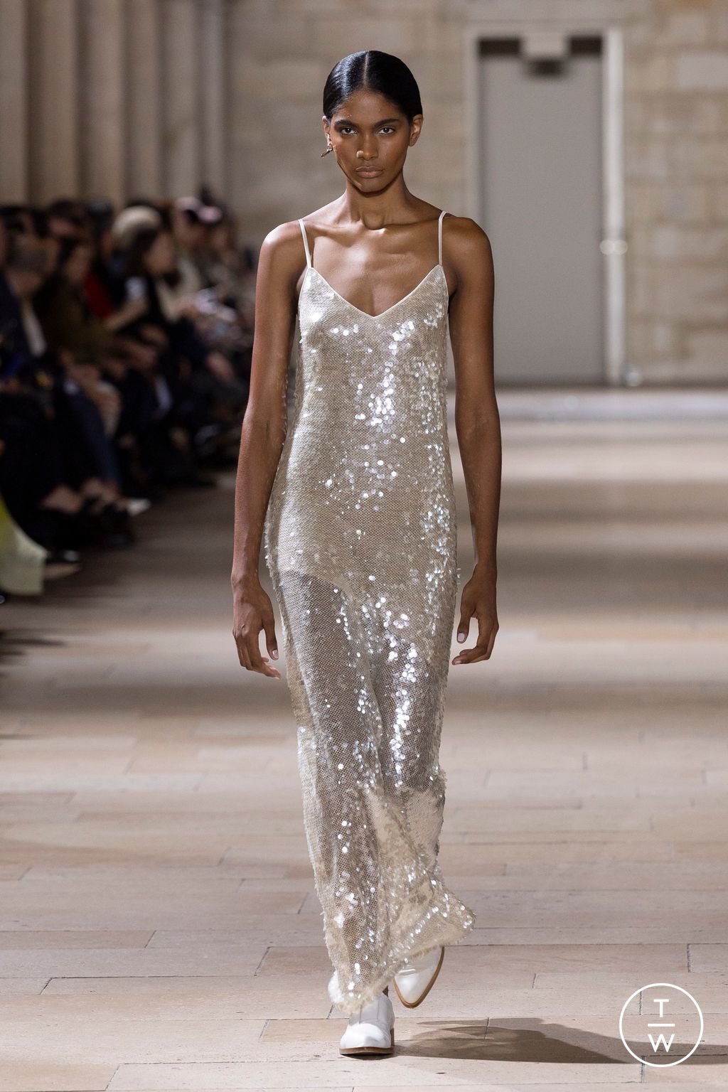 Fashion Week Paris Spring/Summer 2025 look 57 de la collection Akris womenswear