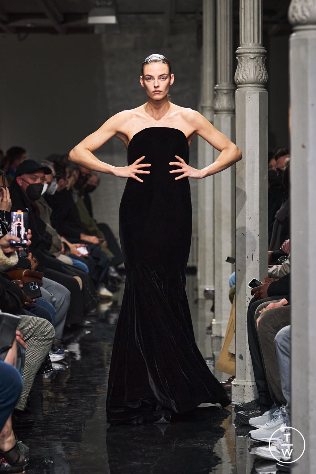 Fashion Week Paris Fall/Winter 2022 look 52 de la collection Alaïa womenswear