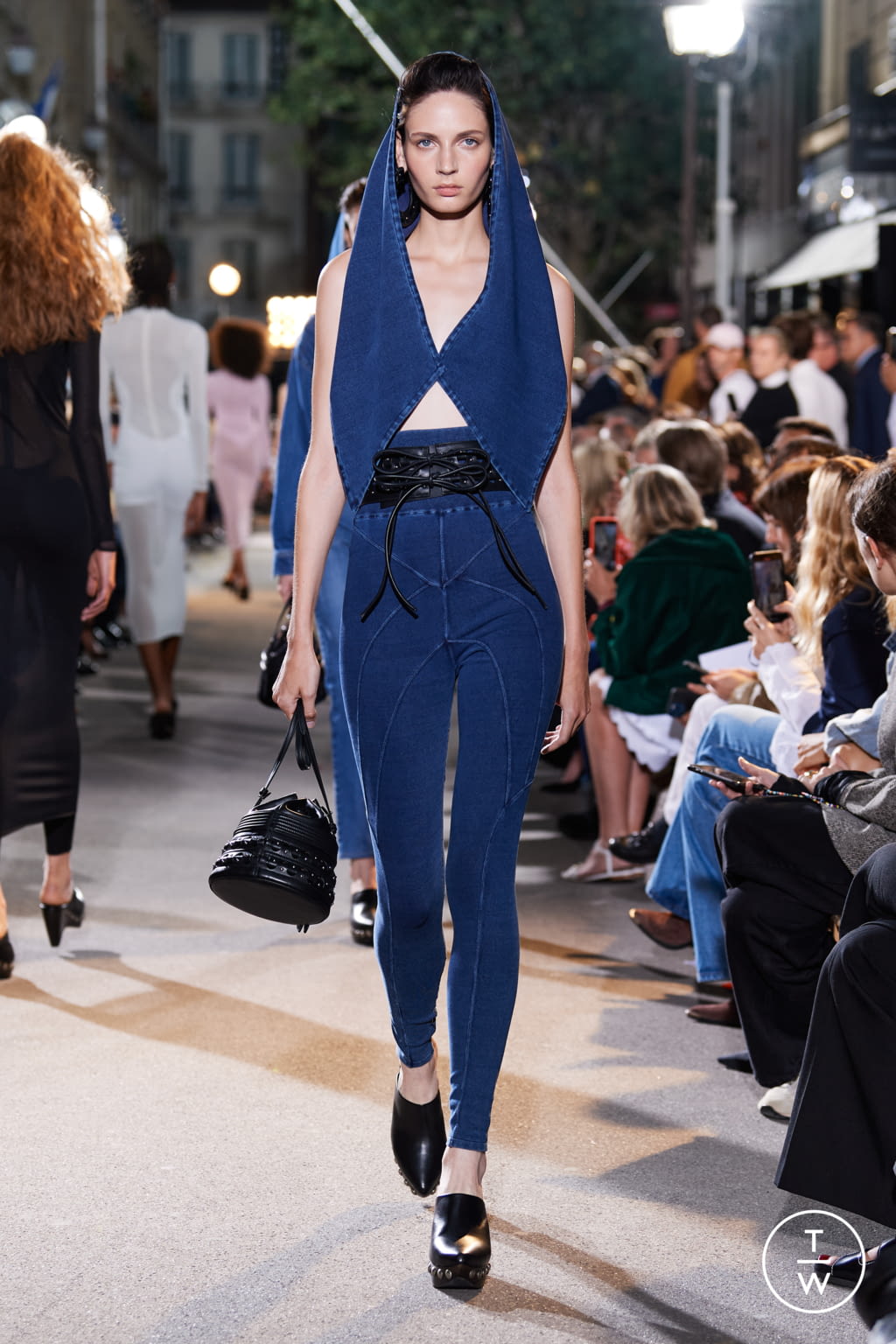 Fashion Week Paris Spring/Summer 2022 look 20 from the Alaïa collection womenswear