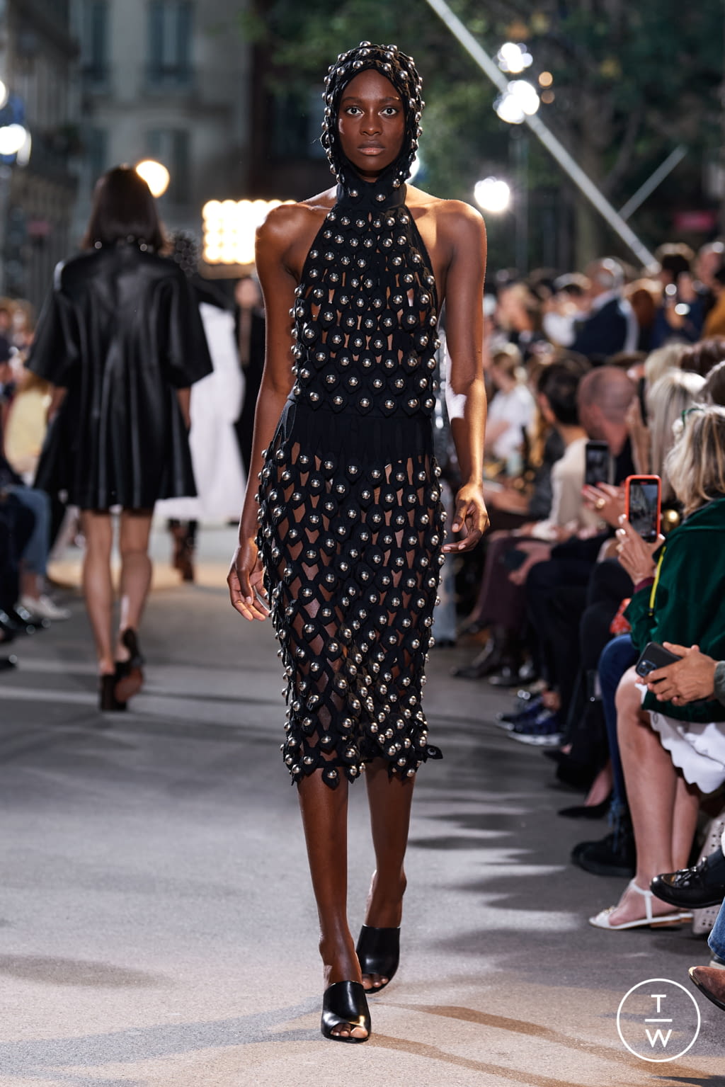 Fashion Week Paris Spring/Summer 2022 look 28 from the Alaïa collection 女装