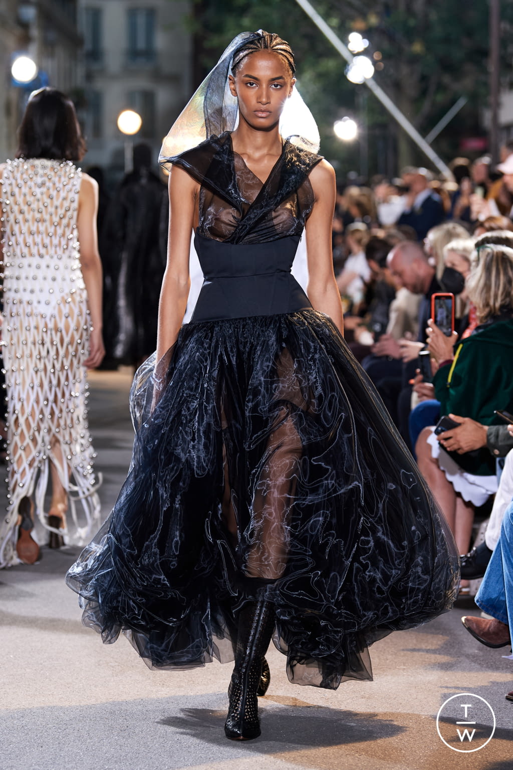 Fashion Week Paris Spring/Summer 2022 look 34 from the Alaïa collection womenswear