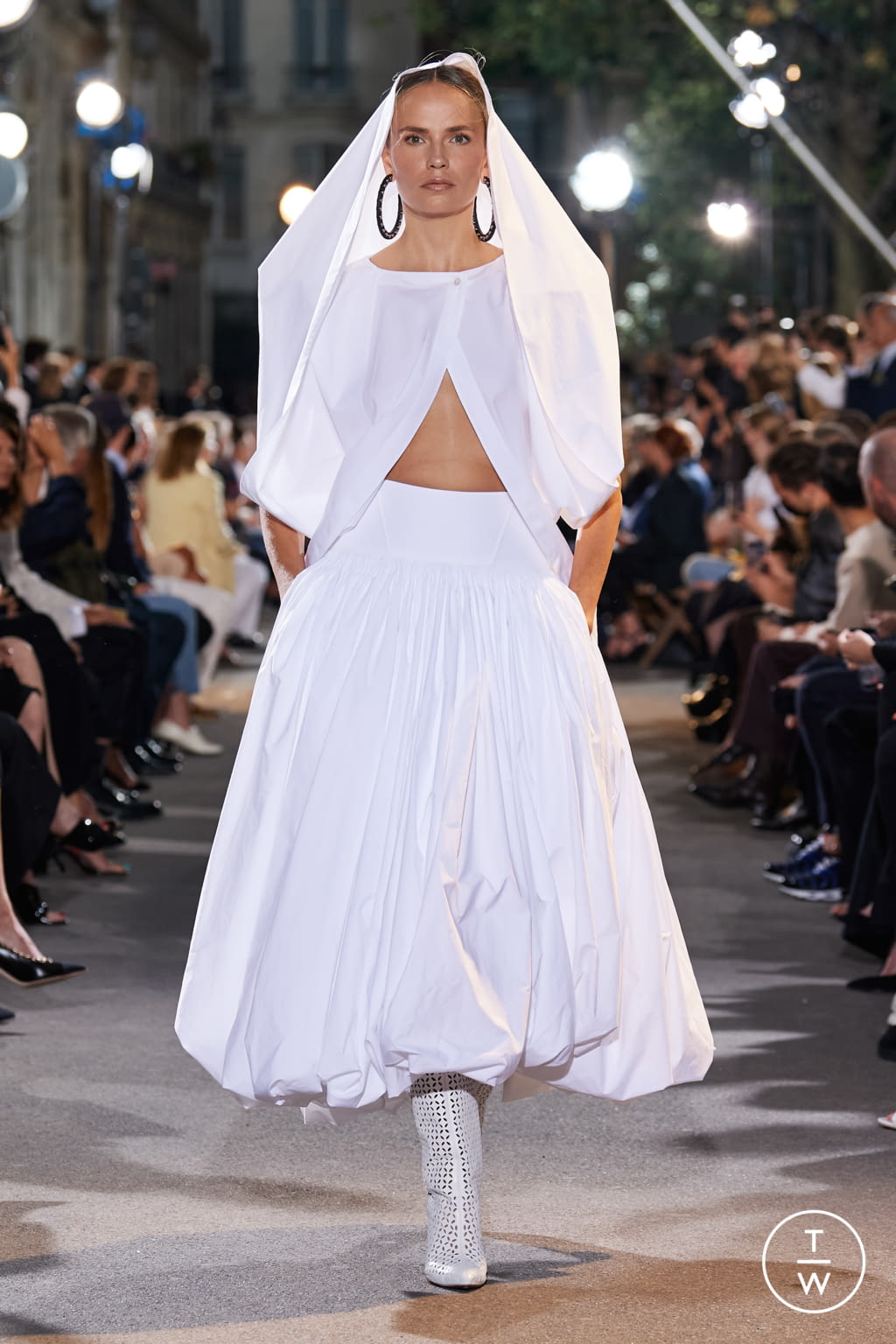 Fashion Week Paris Spring/Summer 2022 look 37 from the Alaïa collection 女装