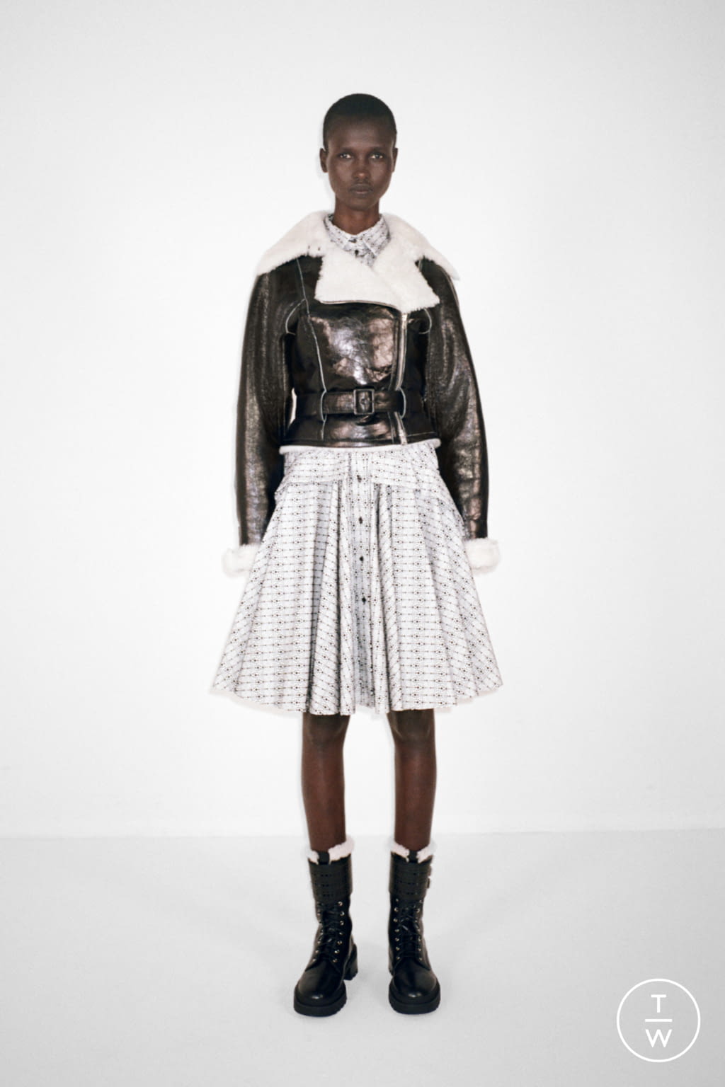 Fashion Week Paris Fall/Winter 2021 look 11 from the Alaïa collection womenswear