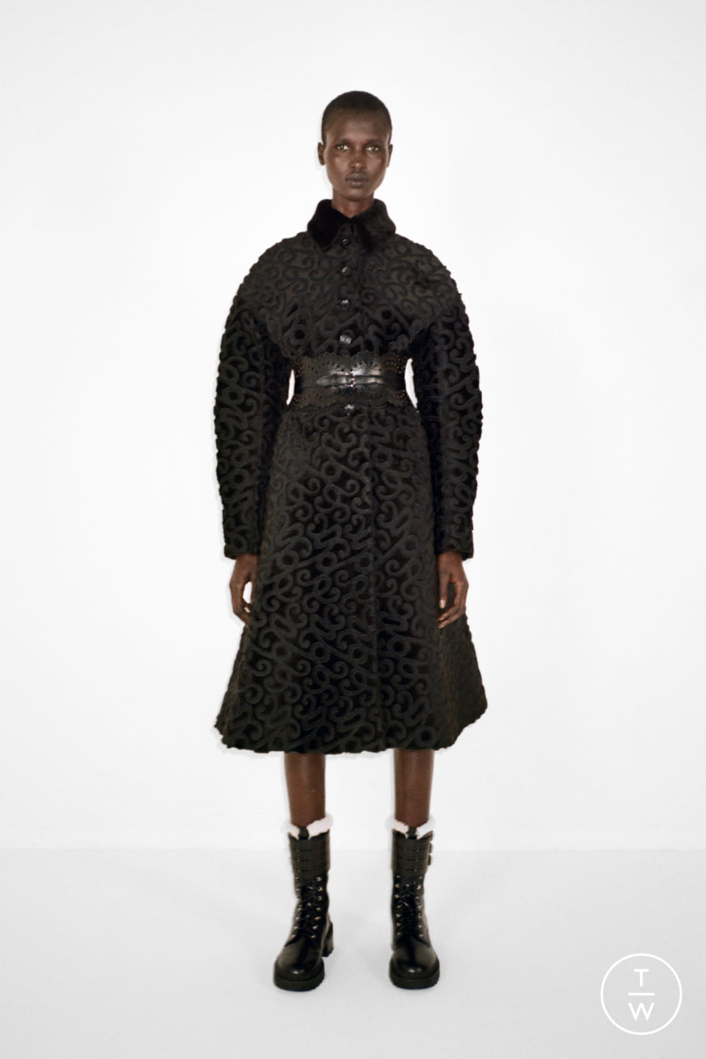 Fashion Week Paris Fall/Winter 2021 look 36 from the Alaïa collection womenswear