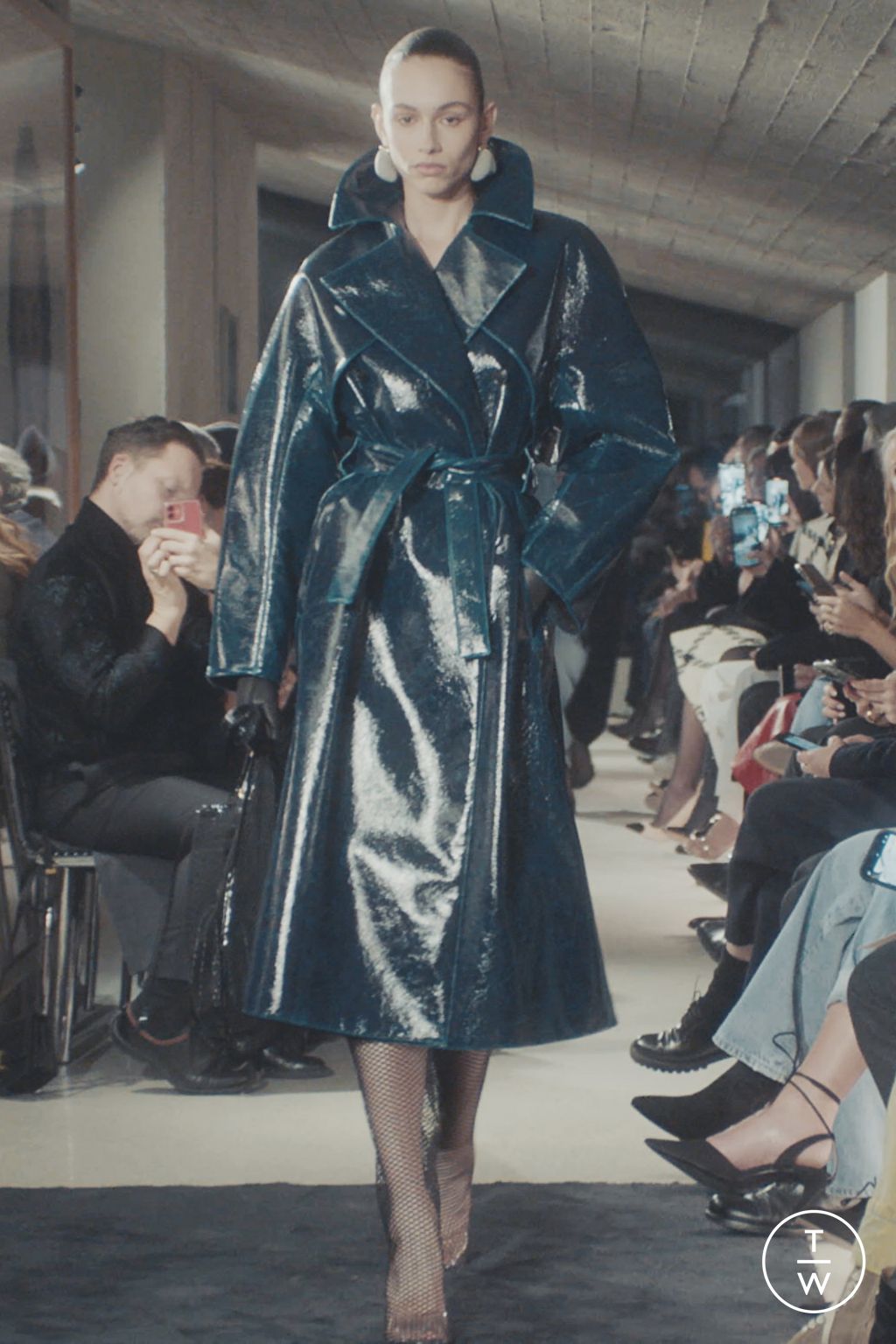 Fashion Week Paris Fall/Winter 2023 look 12 de la collection Alaïa womenswear