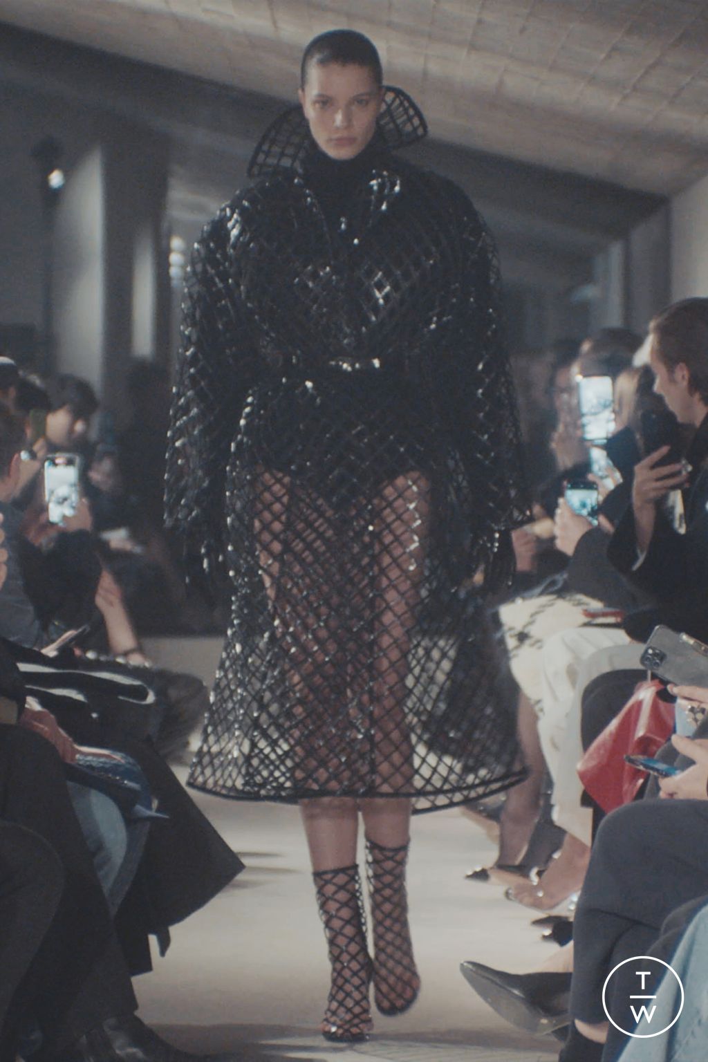 Fashion Week Paris Fall/Winter 2023 look 41 from the Alaïa collection 女装
