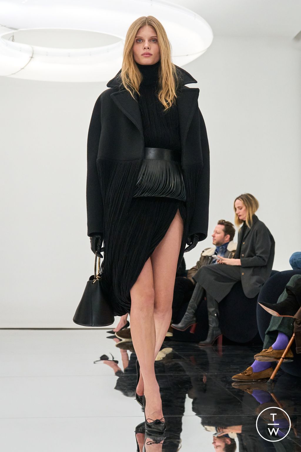 Fashion Week Paris Fall/Winter 2024 look 5 from the Alaïa collection 女装