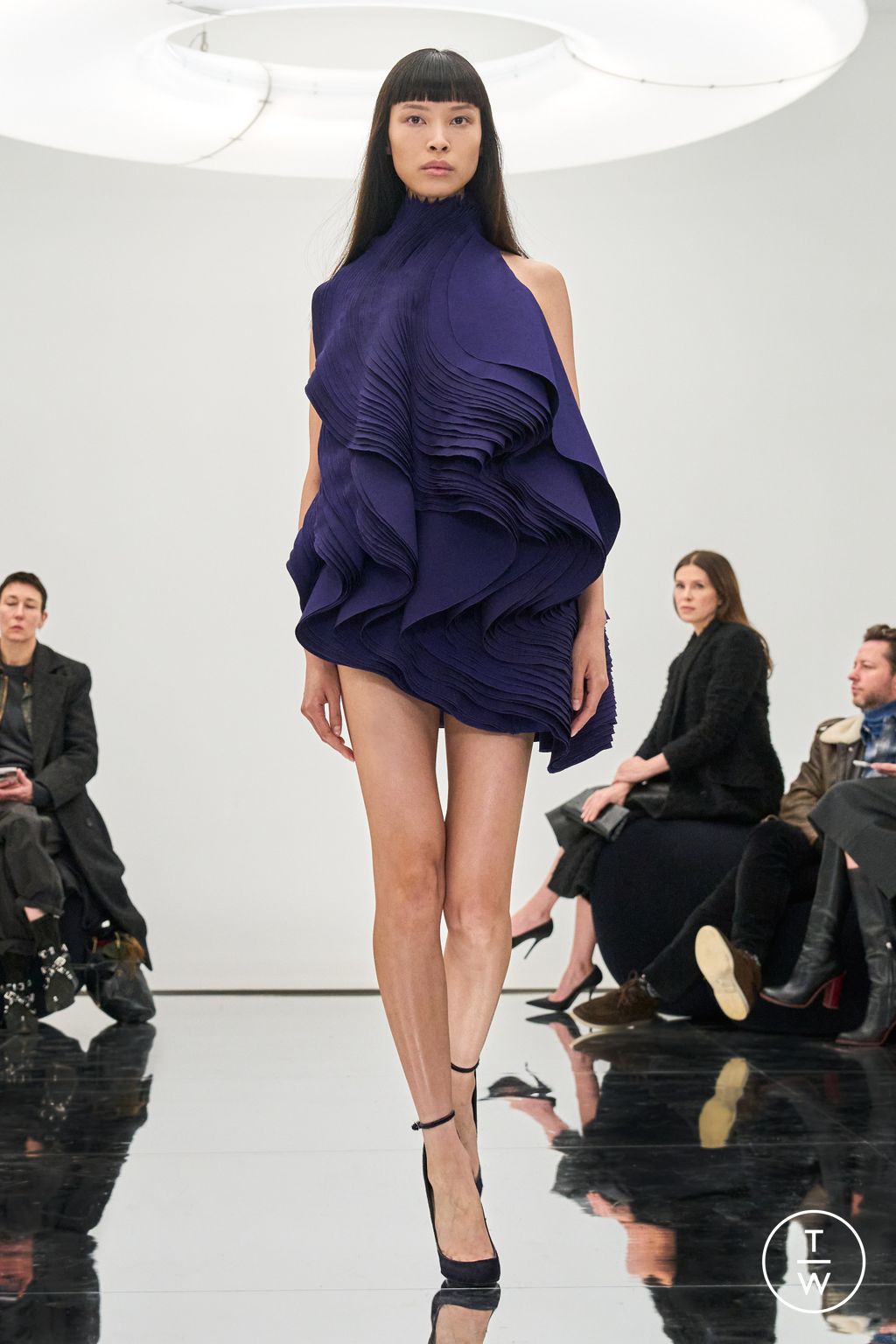 Fashion Week Paris Fall/Winter 2024 look 40 from the Alaïa collection 女装
