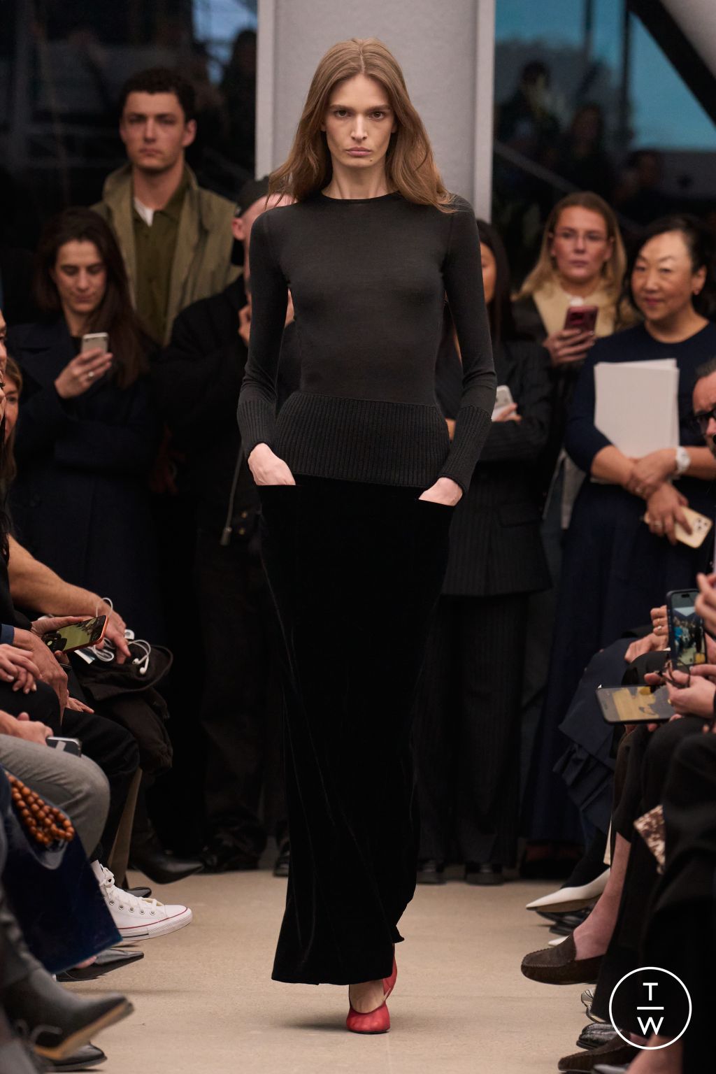 Fashion Week Paris Fall/Winter 2026 look 10 from the Alaïa collection 女装