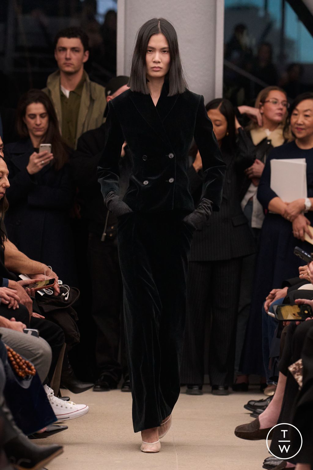 Fashion Week Paris Fall/Winter 2026 look 11 from the Alaïa collection womenswear