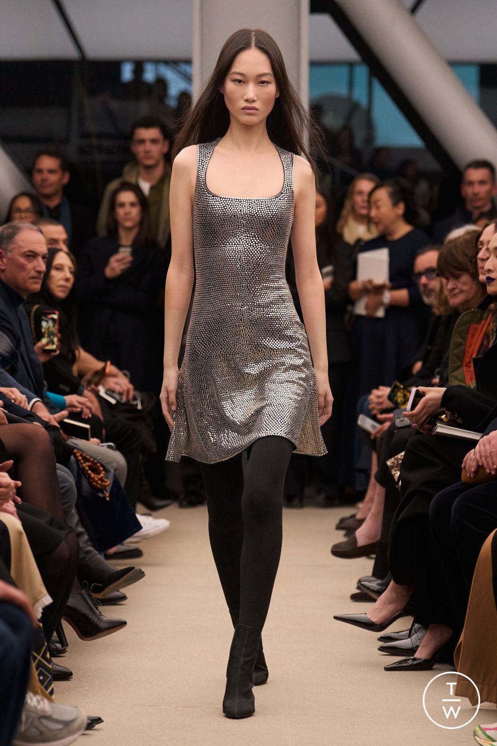 Fashion Week Paris Fall/Winter 2026 look 42 from the Alaïa collection womenswear