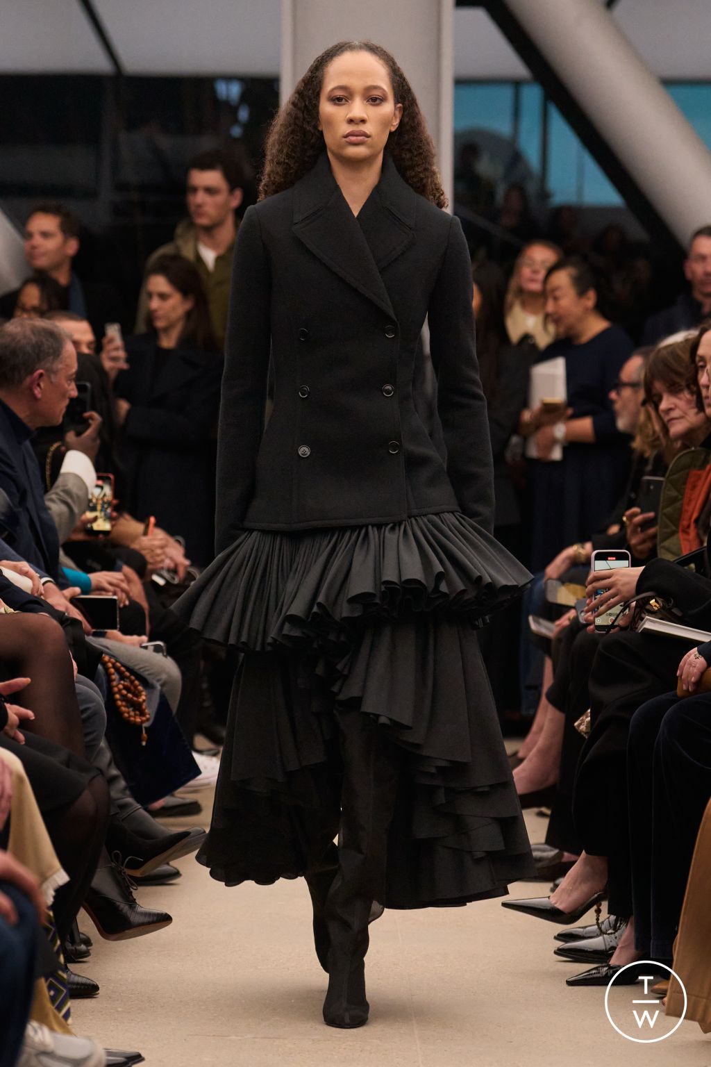 Fashion Week Paris Fall/Winter 2026 look 49 de la collection Alaïa womenswear