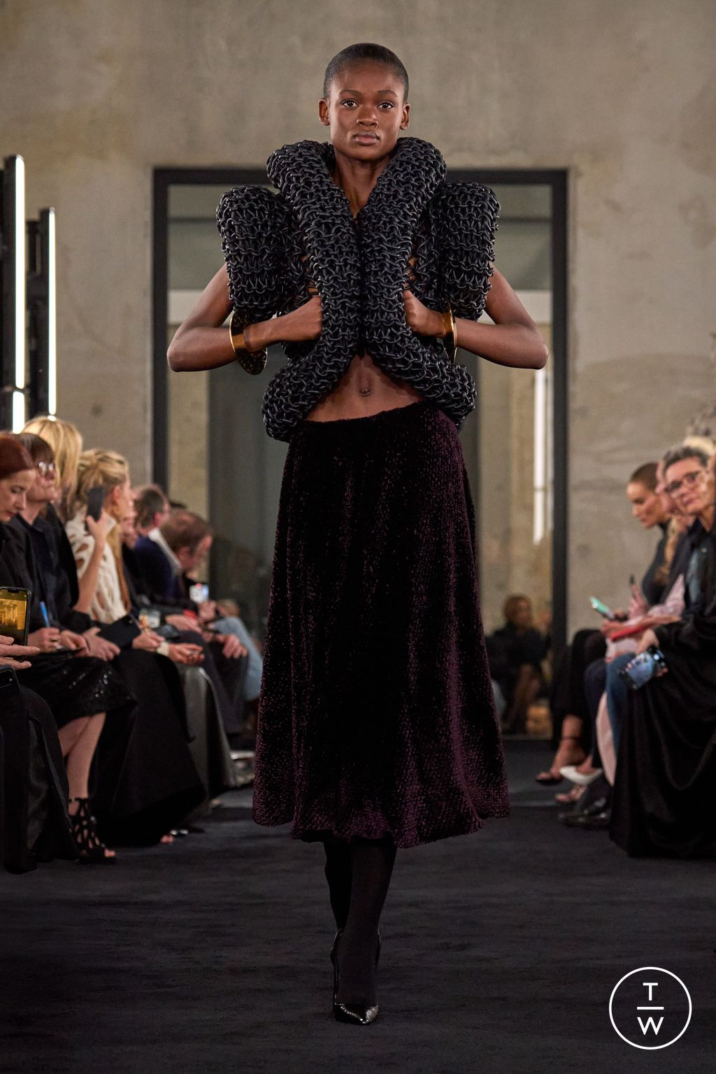 Fashion Week Paris Fall/Winter 2025 look 7 from the Alaïa collection womenswear