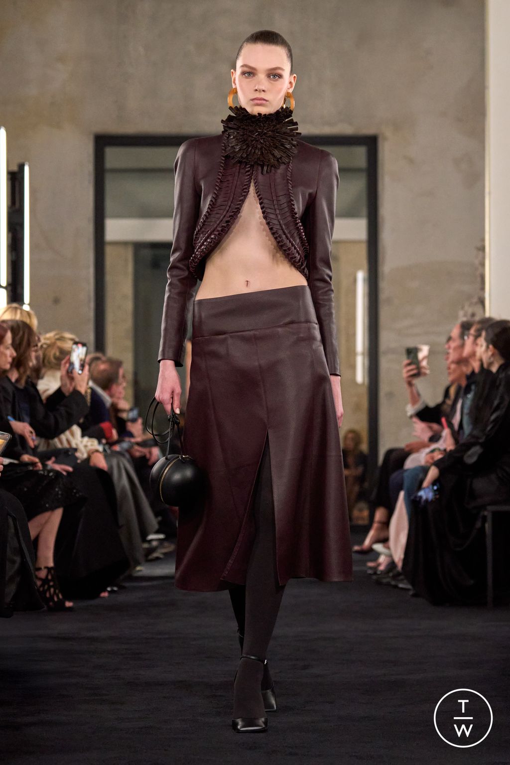 Fashion Week Paris Fall/Winter 2025 look 29 from the Alaïa collection womenswear