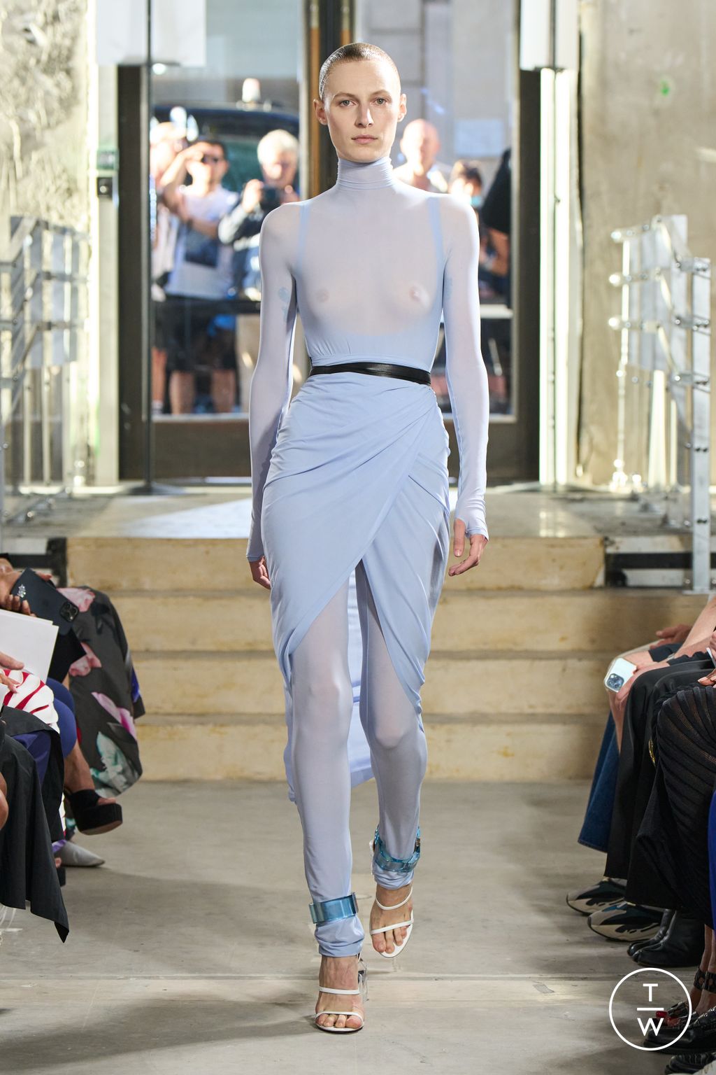 Fashion Week Paris Spring/Summer 2023 look 2 from the Alaïa collection 女装