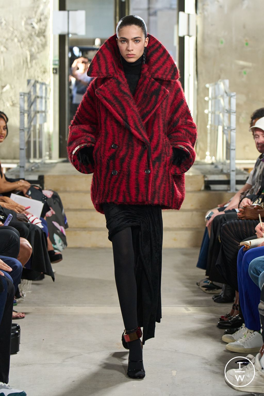 Fashion Week Paris Spring/Summer 2023 look 10 from the Alaïa collection womenswear