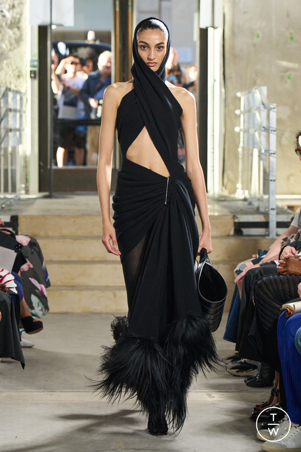 Fashion Week Paris Spring/Summer 2023 look 11 from the Alaïa collection womenswear