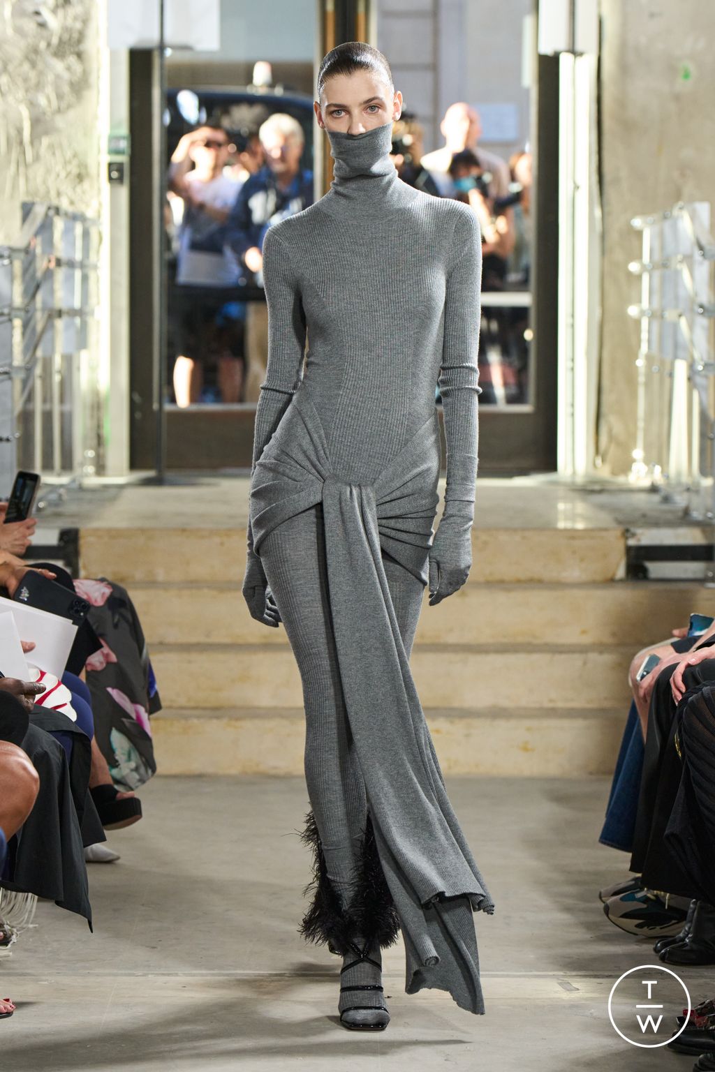 Fashion Week Paris Spring/Summer 2023 look 13 from the Alaïa collection 女装