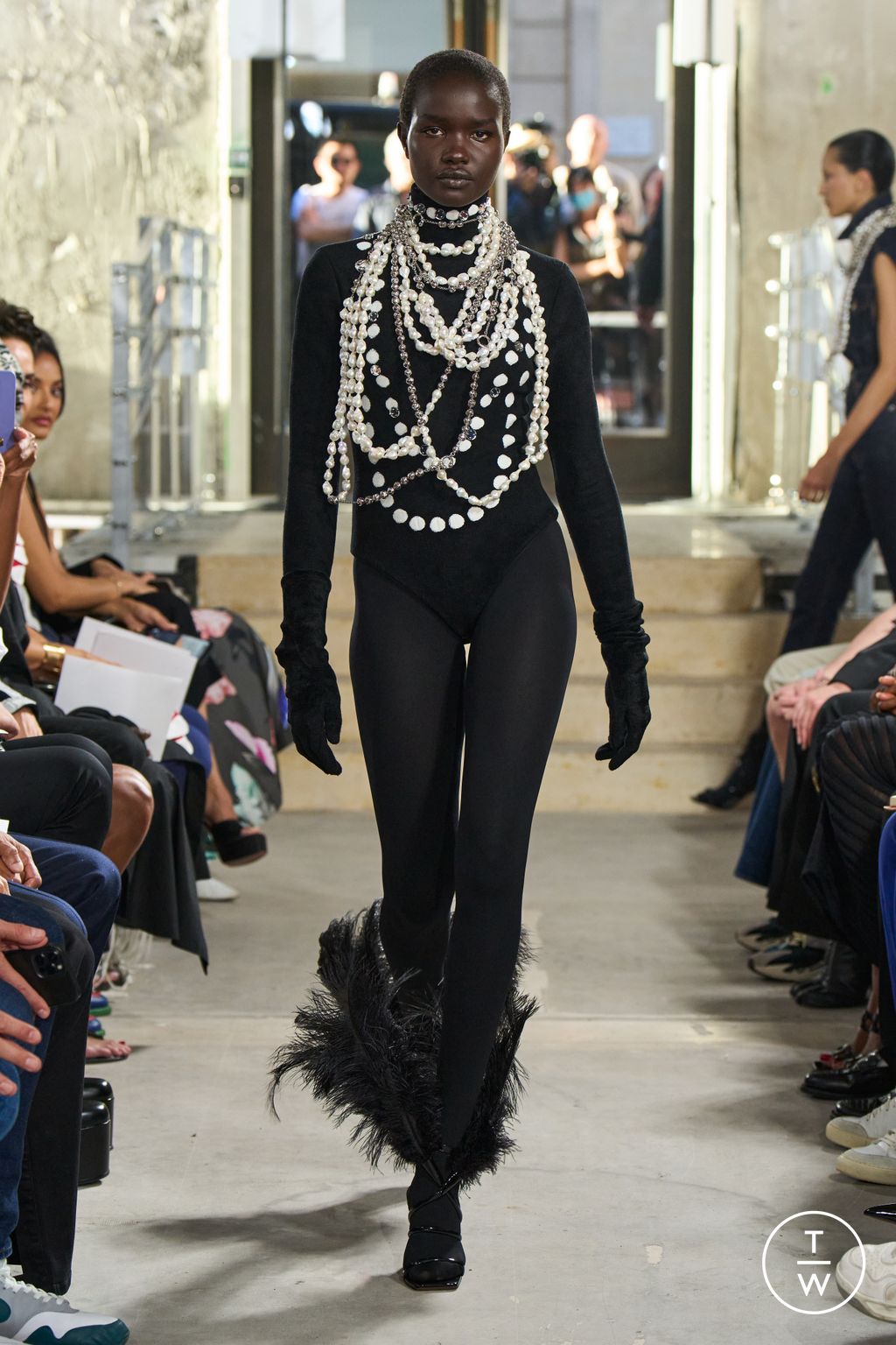 Fashion Week Paris Spring/Summer 2023 look 21 from the Alaïa collection 女装