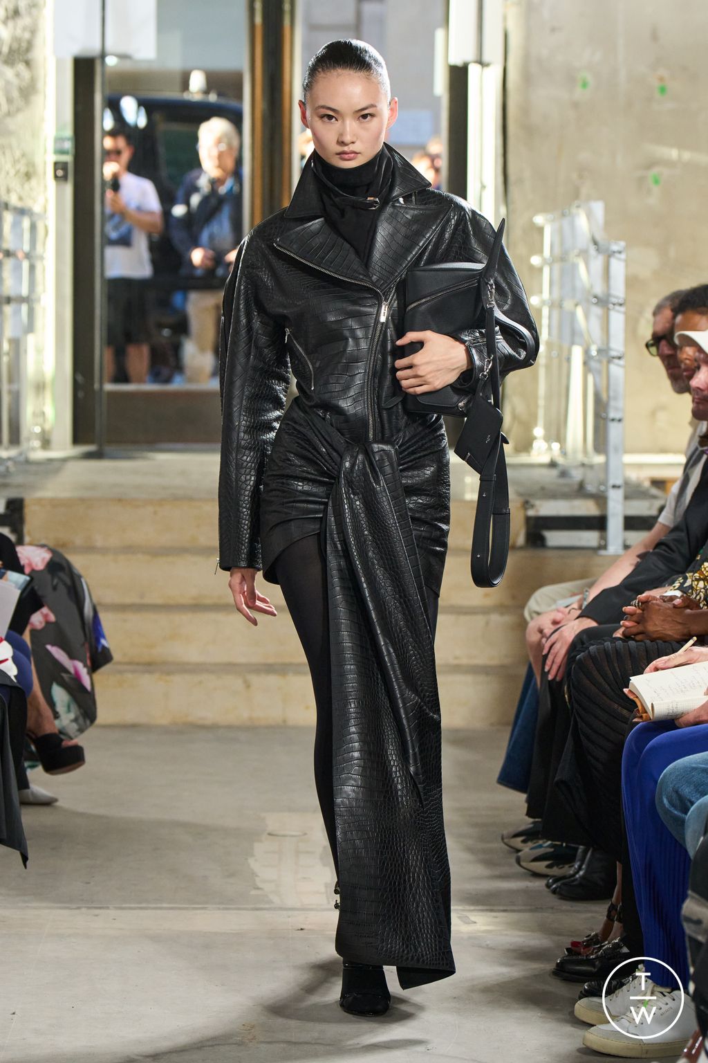 Fashion Week Paris Spring/Summer 2023 look 24 from the Alaïa collection womenswear