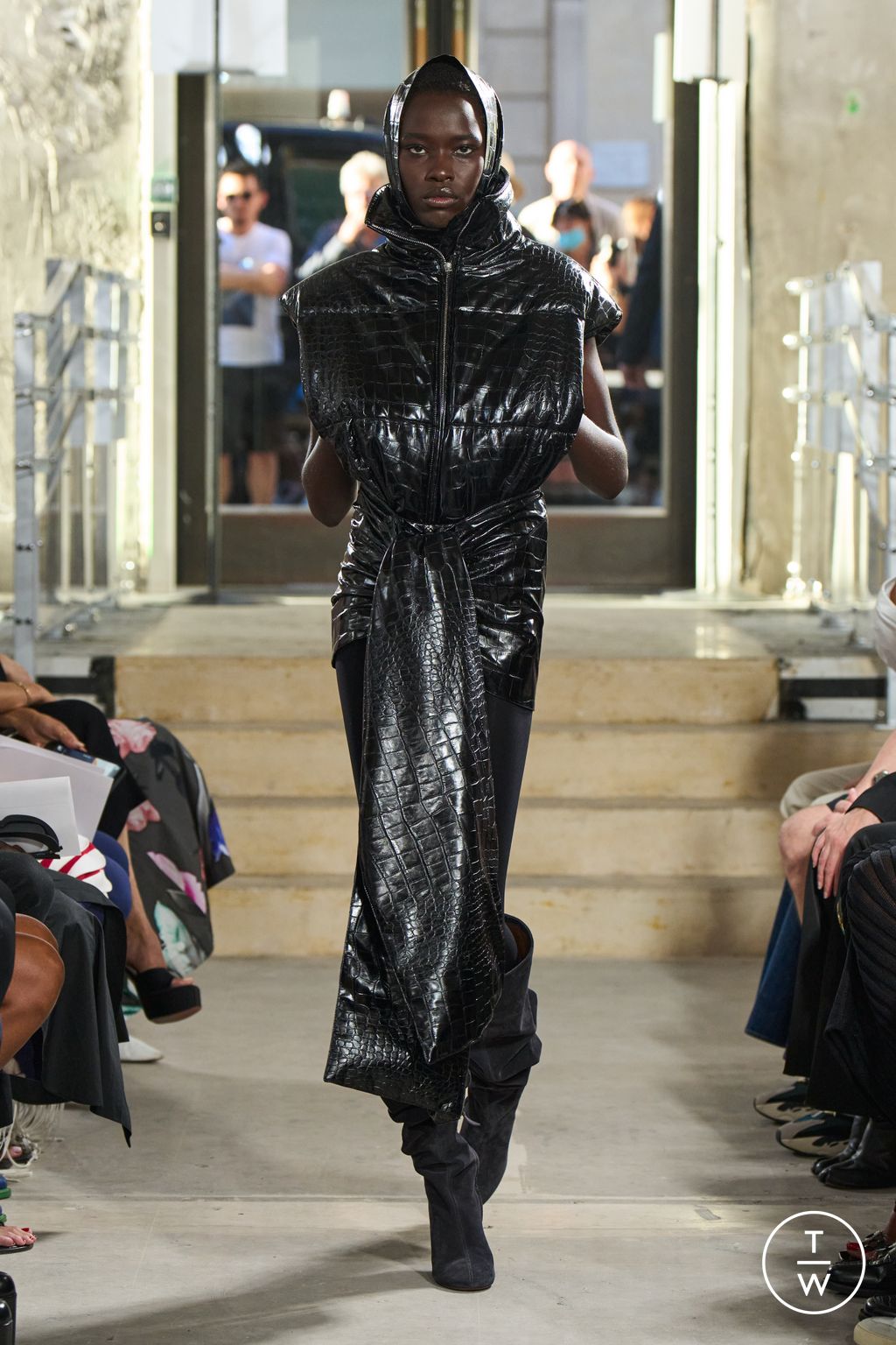 Fashion Week Paris Spring/Summer 2023 look 26 from the Alaïa collection womenswear