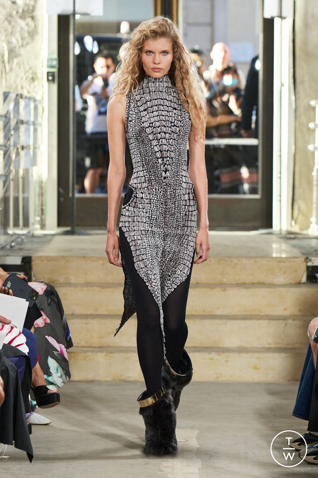 Fashion Week Paris Spring/Summer 2023 look 29 from the Alaïa collection womenswear