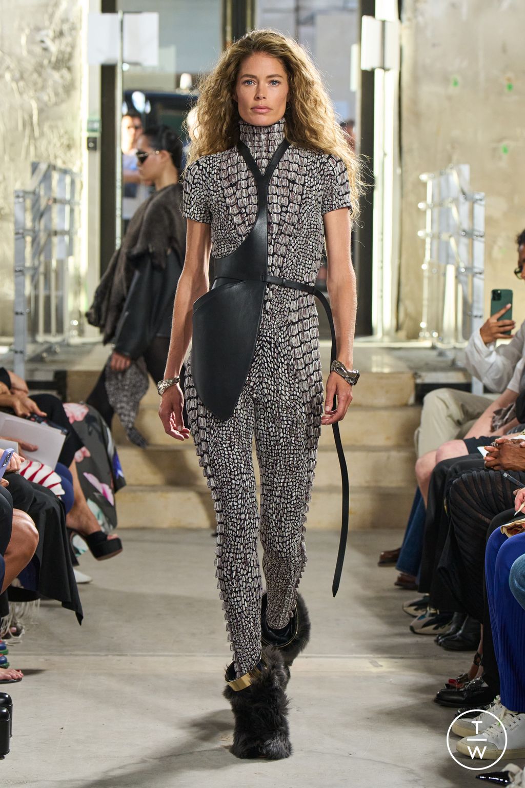 Fashion Week Paris Spring/Summer 2023 look 36 from the Alaïa collection womenswear