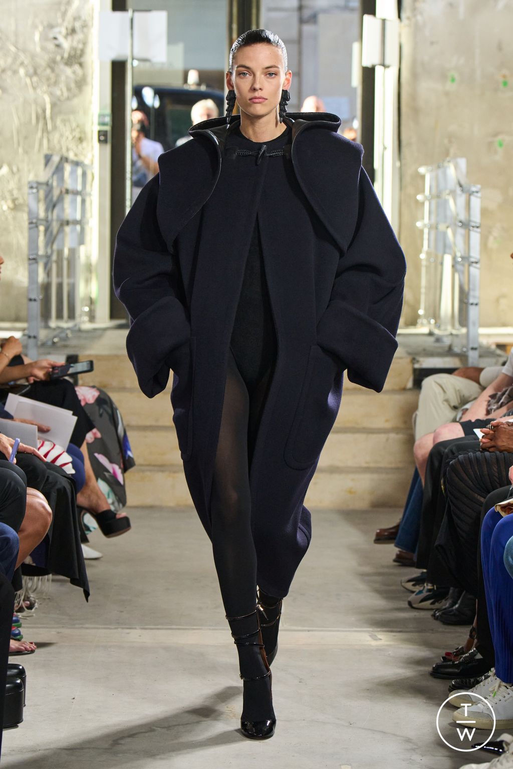 Fashion Week Paris Spring/Summer 2023 look 37 from the Alaïa collection womenswear