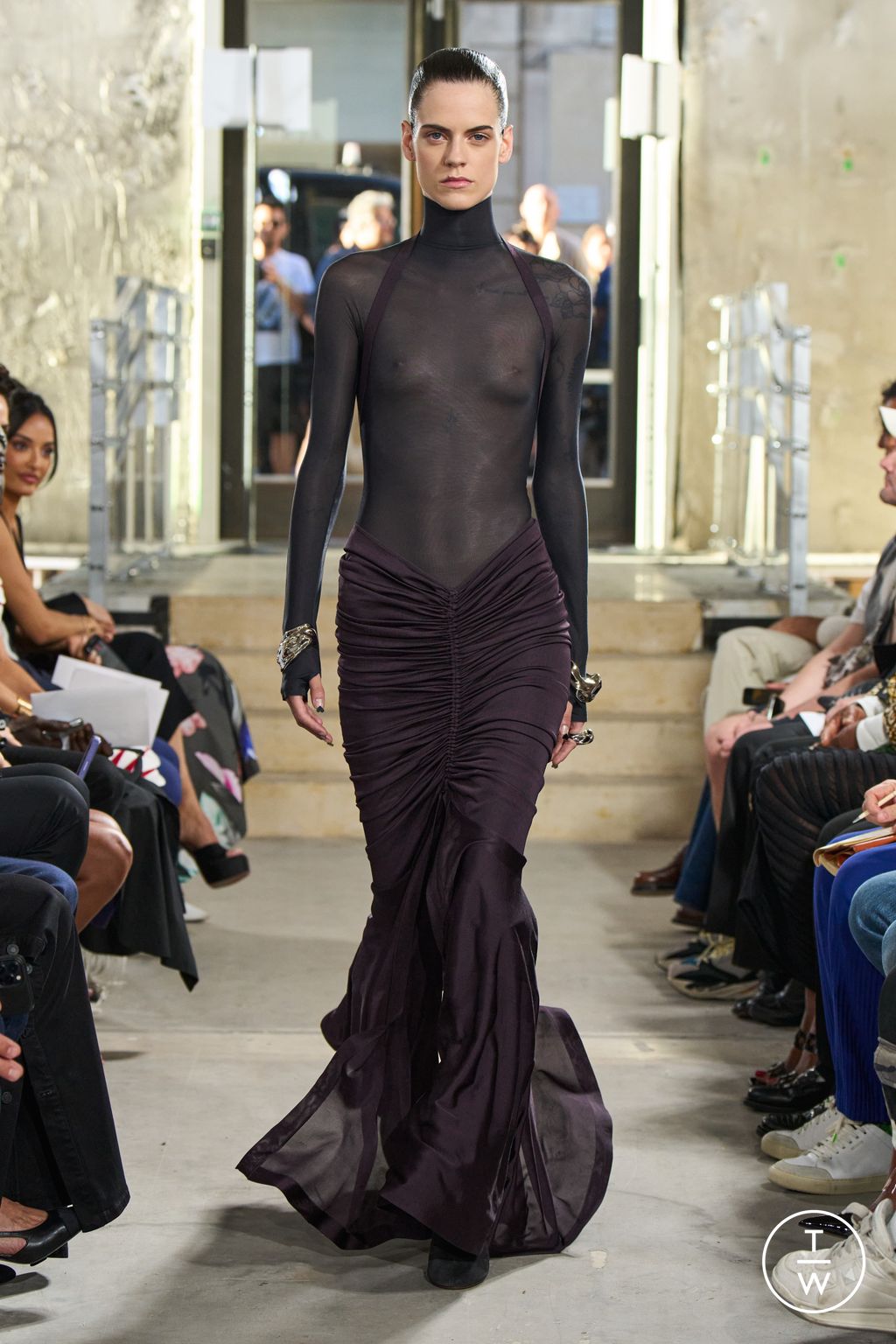 Fashion Week Paris Spring/Summer 2023 look 52 from the Alaïa collection 女装