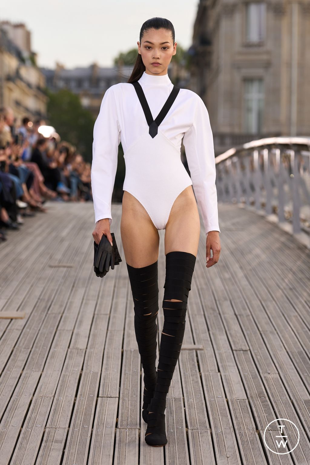Fashion Week Paris Spring/Summer 2024 look 24 from the Alaïa collection womenswear