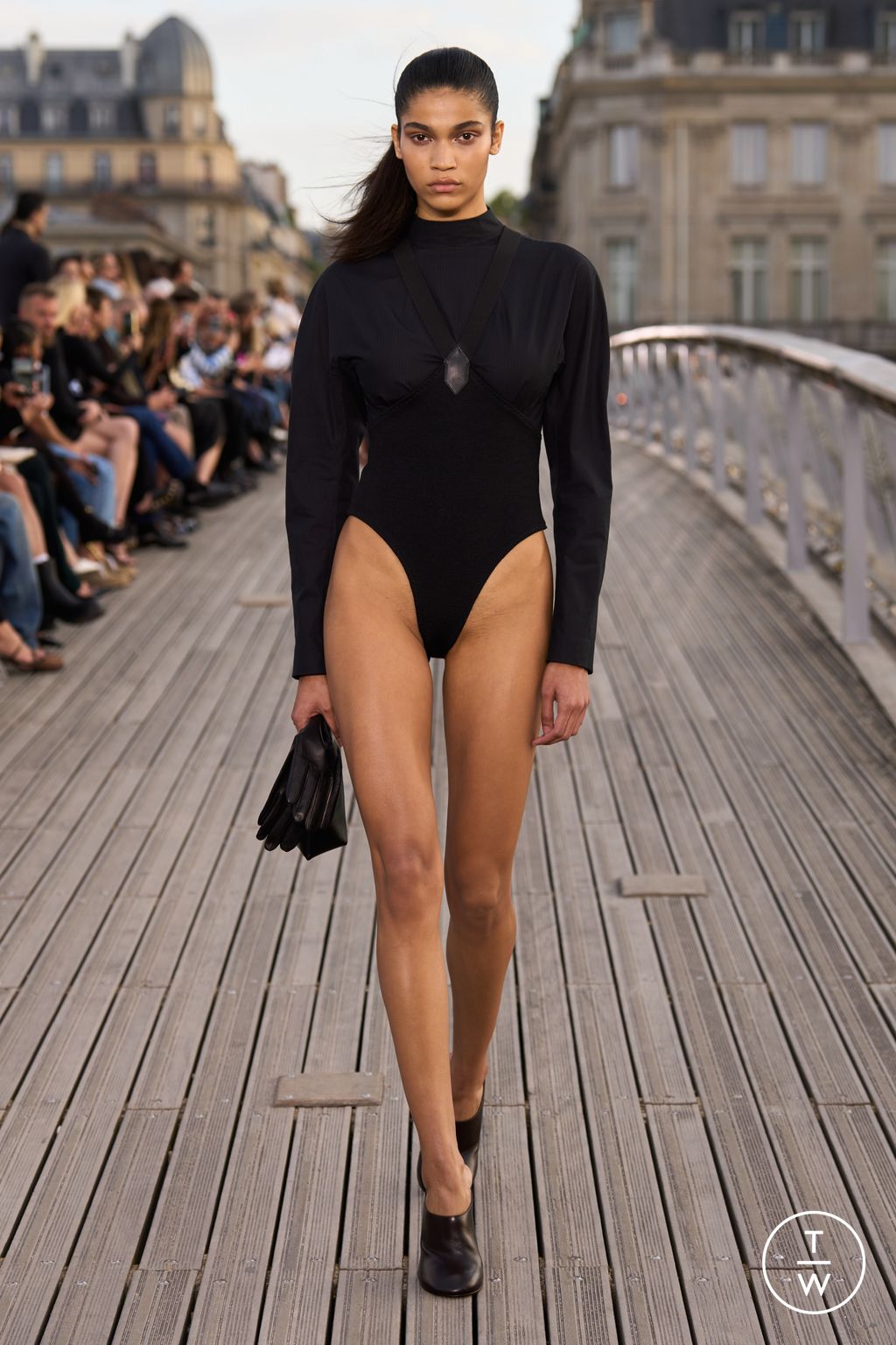 Fashion Week Paris Spring/Summer 2024 look 26 from the Alaïa collection womenswear