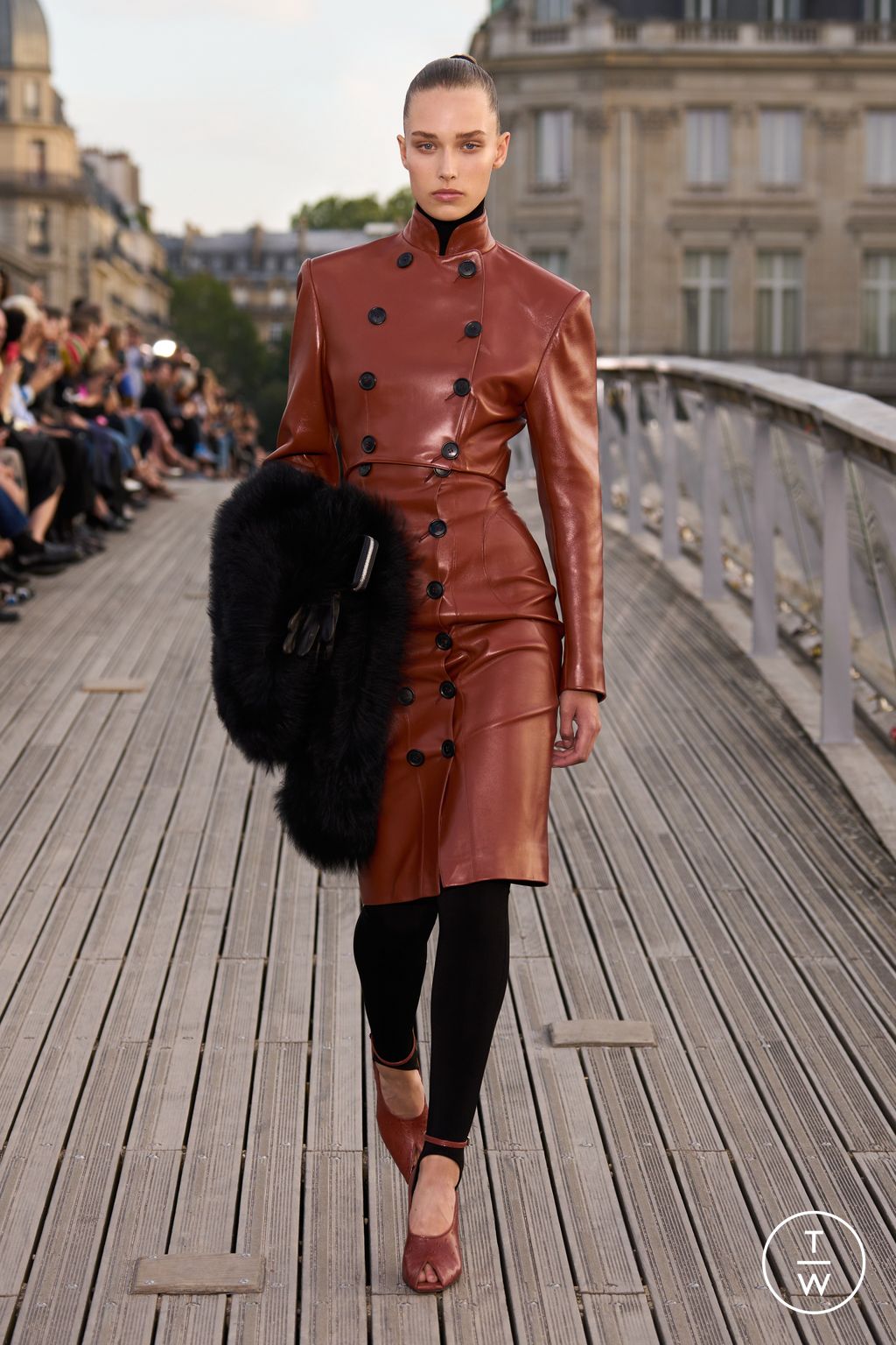 Fashion Week Paris Spring/Summer 2024 look 36 from the Alaïa collection 女装