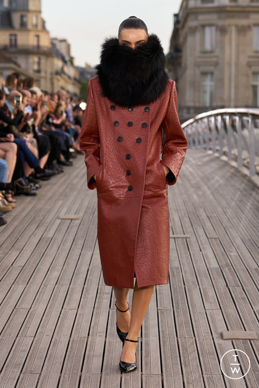 Fashion Week Paris Spring/Summer 2024 look 38 from the Alaïa collection 女装