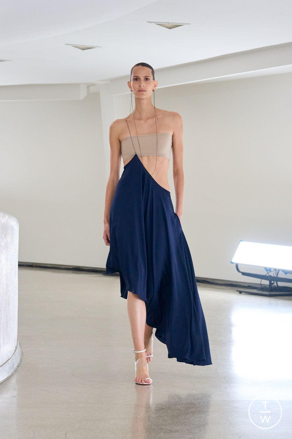 Fashion Week New York Spring-Summer 2025 look 13 from the Alaïa collection womenswear