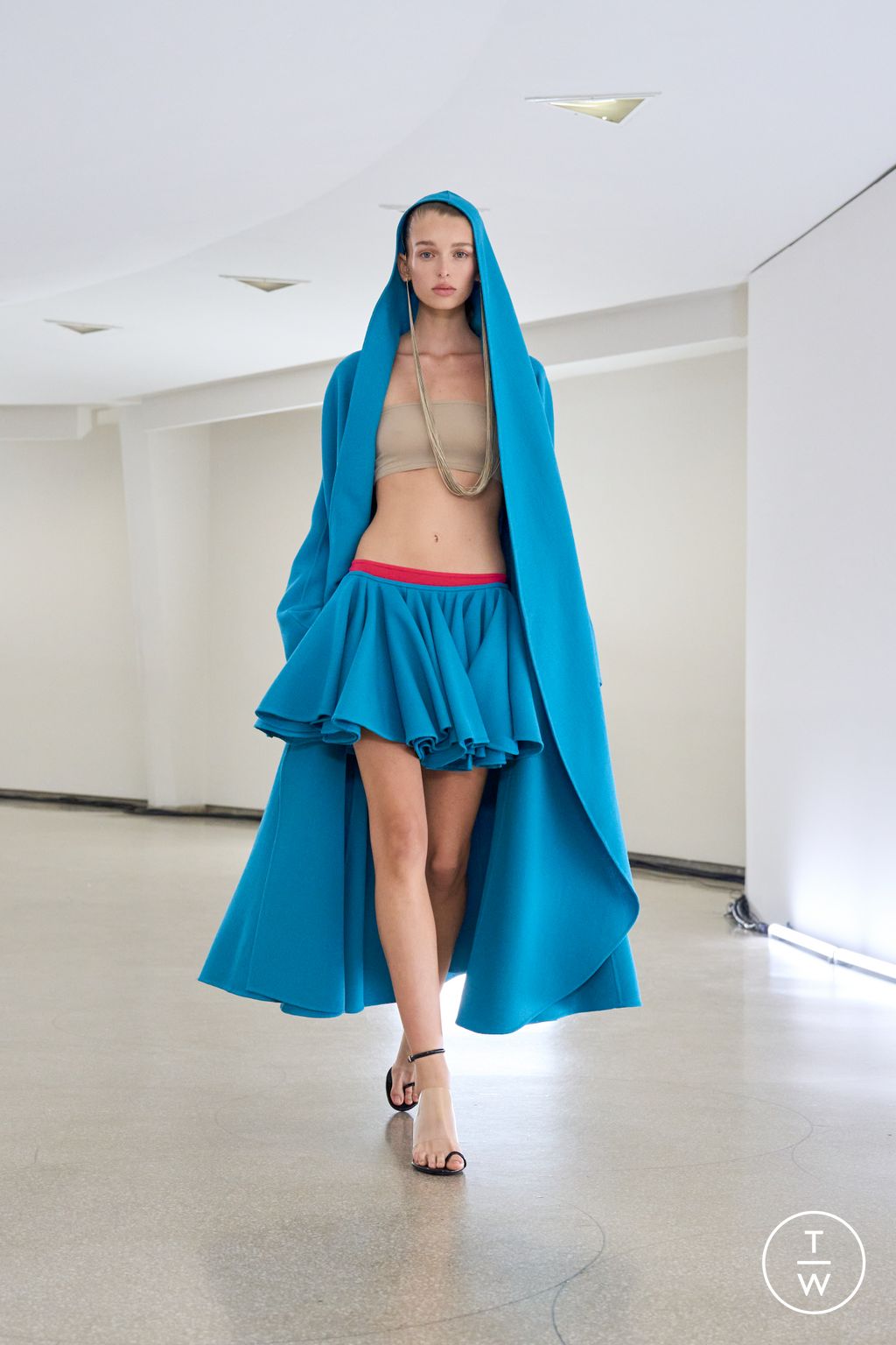 Fashion Week New York Spring-Summer 2025 look 23 from the Alaïa collection womenswear