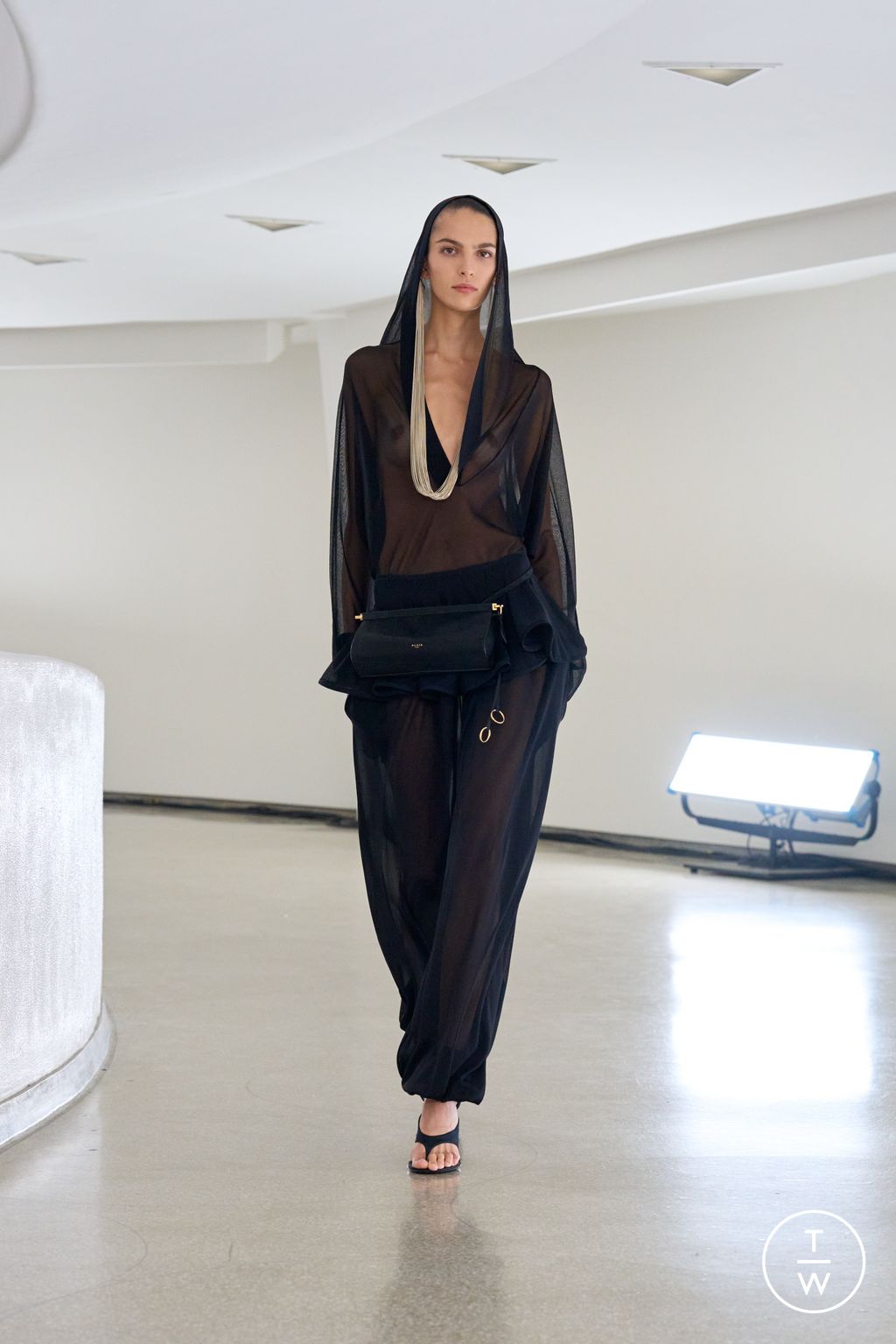 Fashion Week New York Spring-Summer 2025 look 24 from the Alaïa collection womenswear