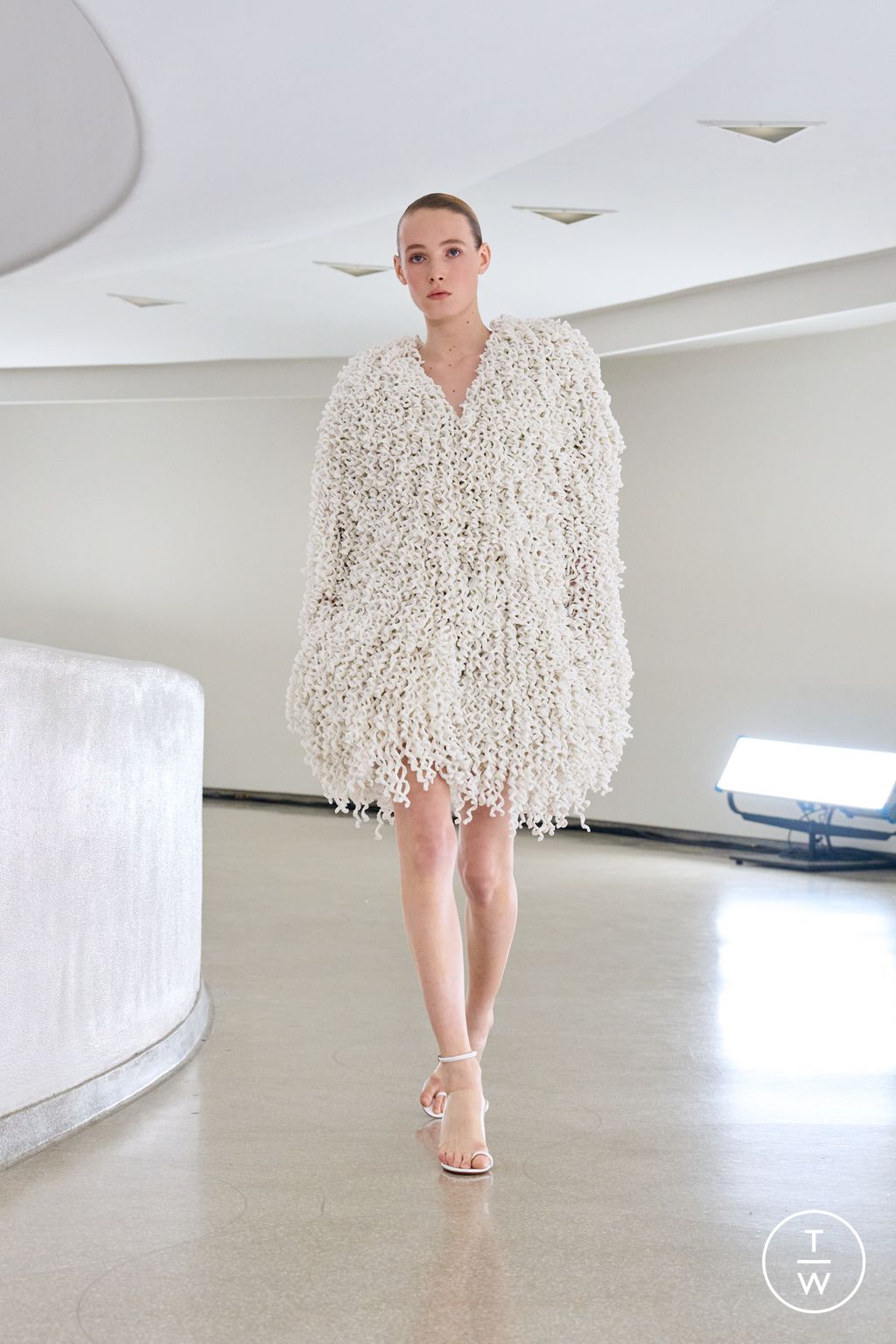 Fashion Week New York Spring-Summer 2025 look 30 from the Alaïa collection womenswear