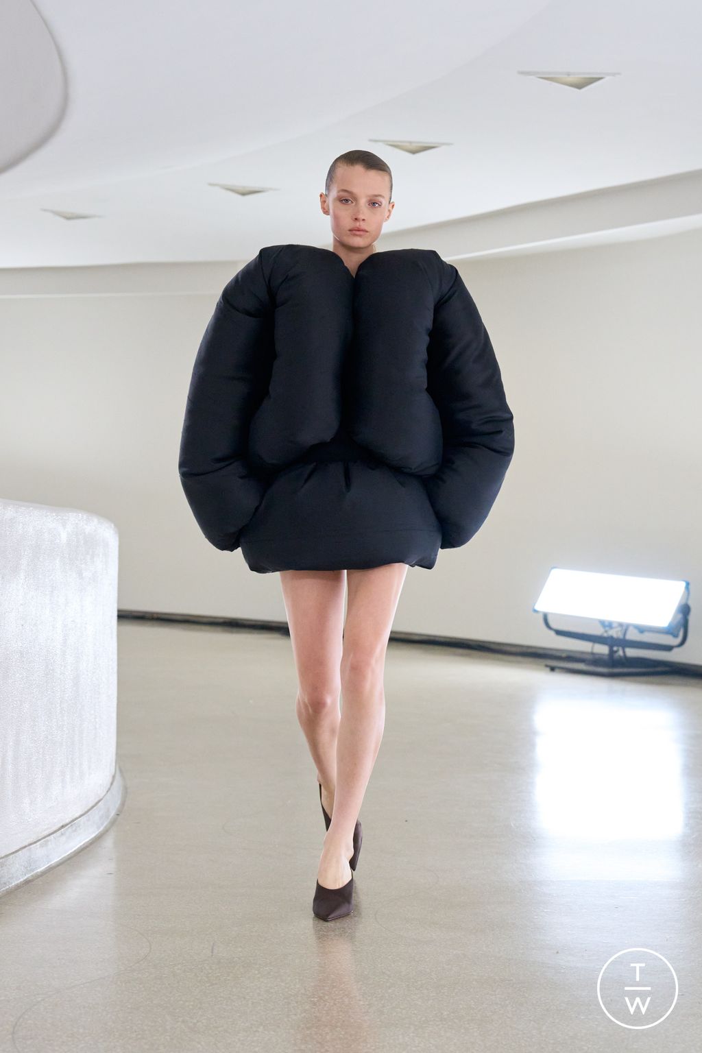 Fashion Week New York Spring/Summer 2025 look 37 de la collection Alaïa womenswear