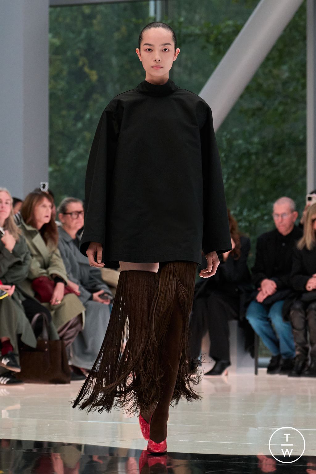 Fashion Week Paris Spring/Summer 2026 look 2 from the Alaïa collection womenswear