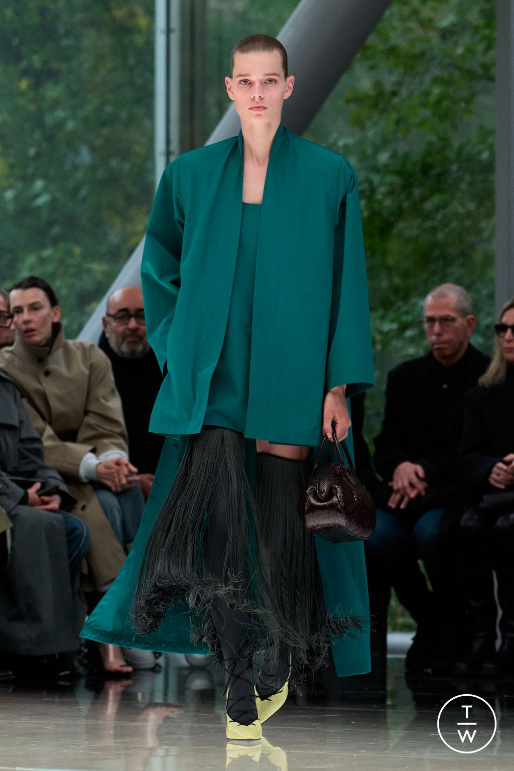 Fashion Week Paris Spring/Summer 2026 look 4 from the Alaïa collection womenswear
