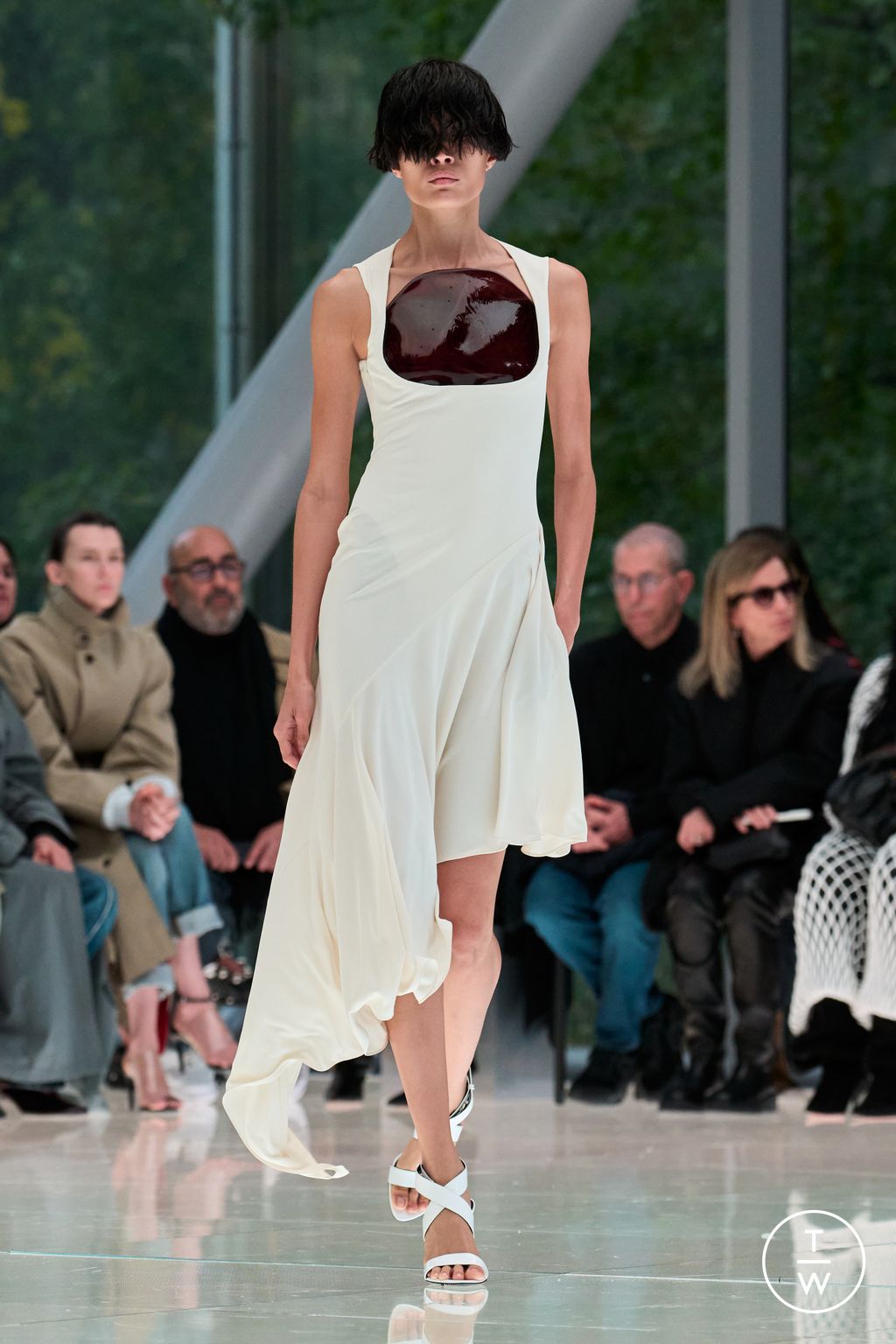 Fashion Week Paris Spring/Summer 2026 look 9 from the Alaïa collection womenswear