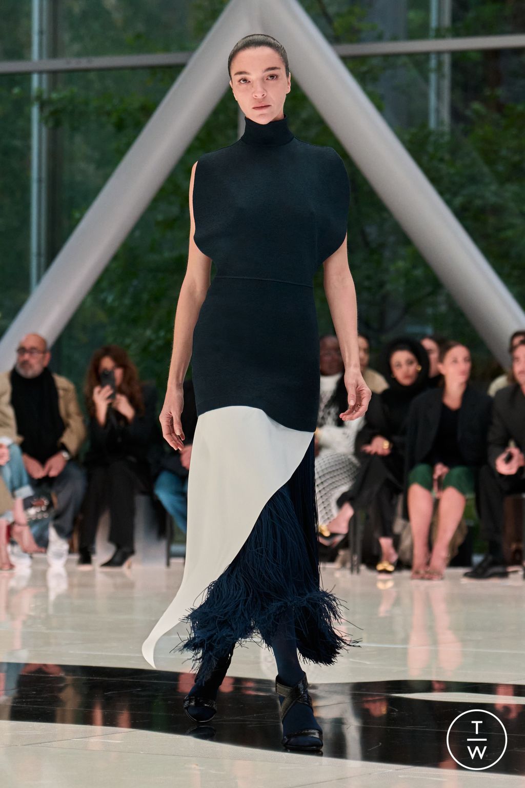 Fashion Week Paris Spring/Summer 2026 look 26 from the Alaïa collection womenswear
