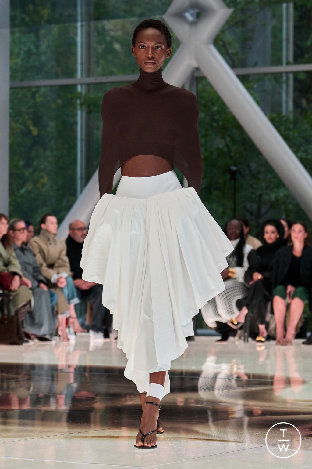 Fashion Week Paris Spring/Summer 2026 look 41 from the Alaïa collection womenswear