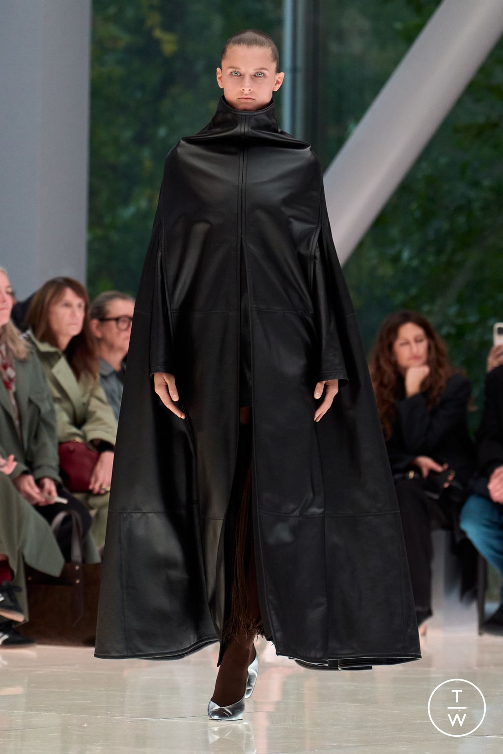 Fashion Week Paris Spring/Summer 2026 look 42 from the Alaïa collection womenswear