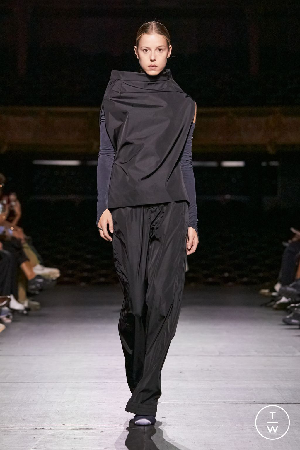 Fashion Week Paris Spring/Summer 2024 look 9 de la collection Alainpaul womenswear