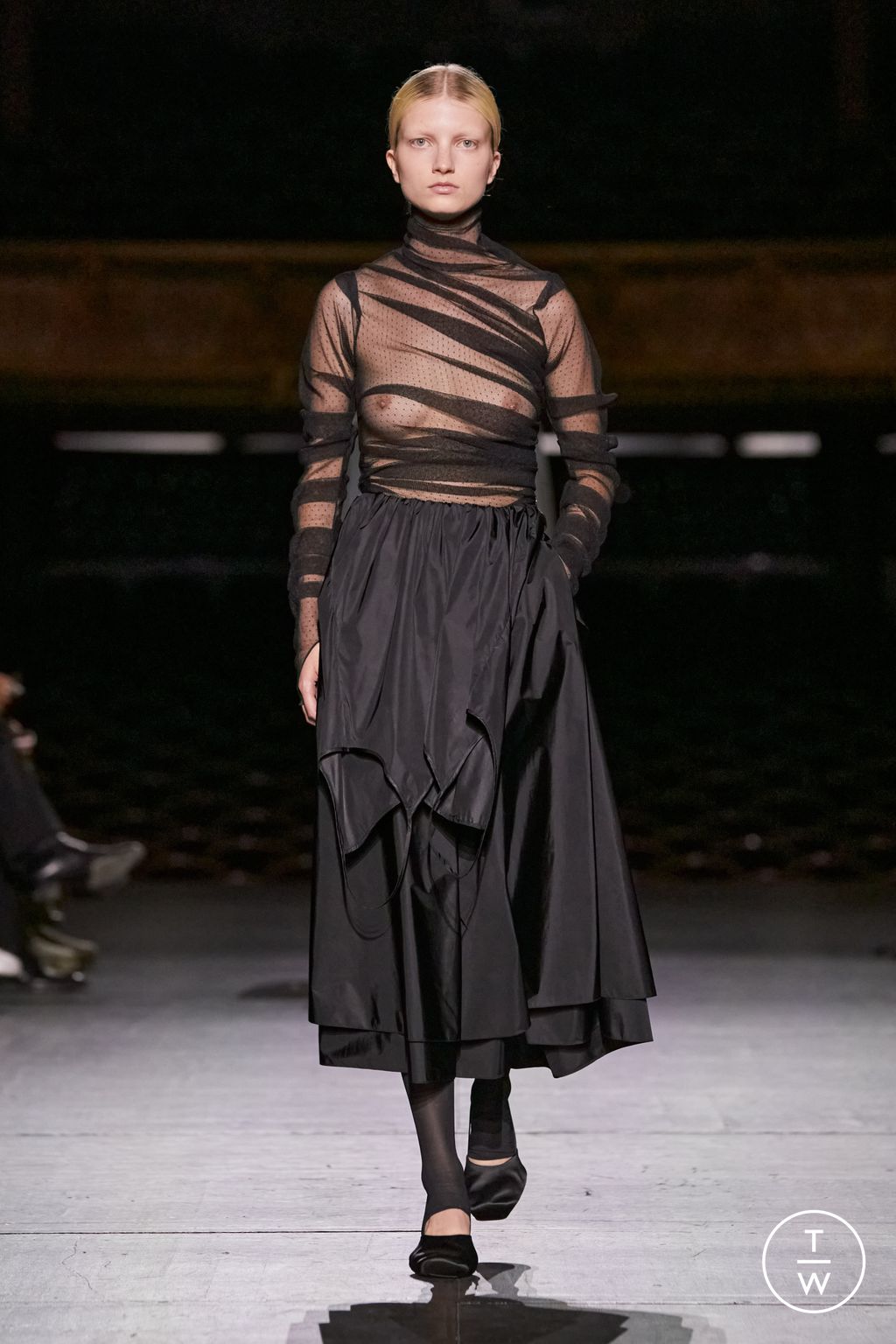 Fashion Week Paris Spring/Summer 2024 look 28 from the Alainpaul collection womenswear