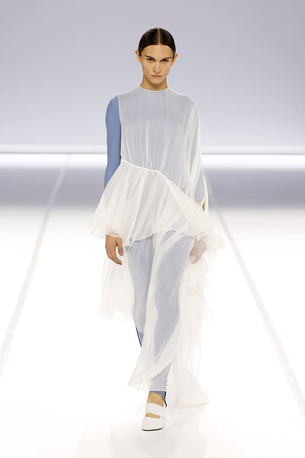 Fashion Week Paris Spring-Summer 2025 look 15 de la collection Alainpaul womenswear