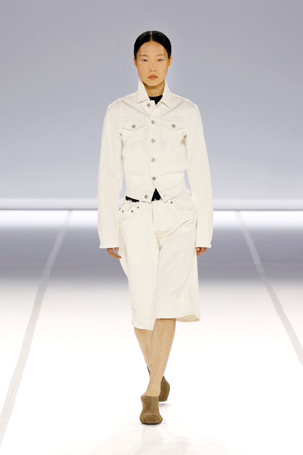 Fashion Week Paris Spring/Summer 2025 look 20 from the Alainpaul collection 女装
