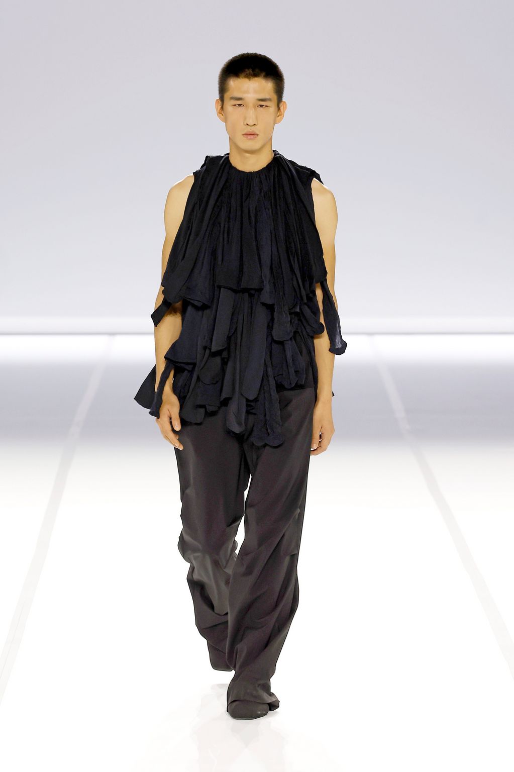 Fashion Week Paris Spring/Summer 2025 look 38 de la collection Alainpaul womenswear