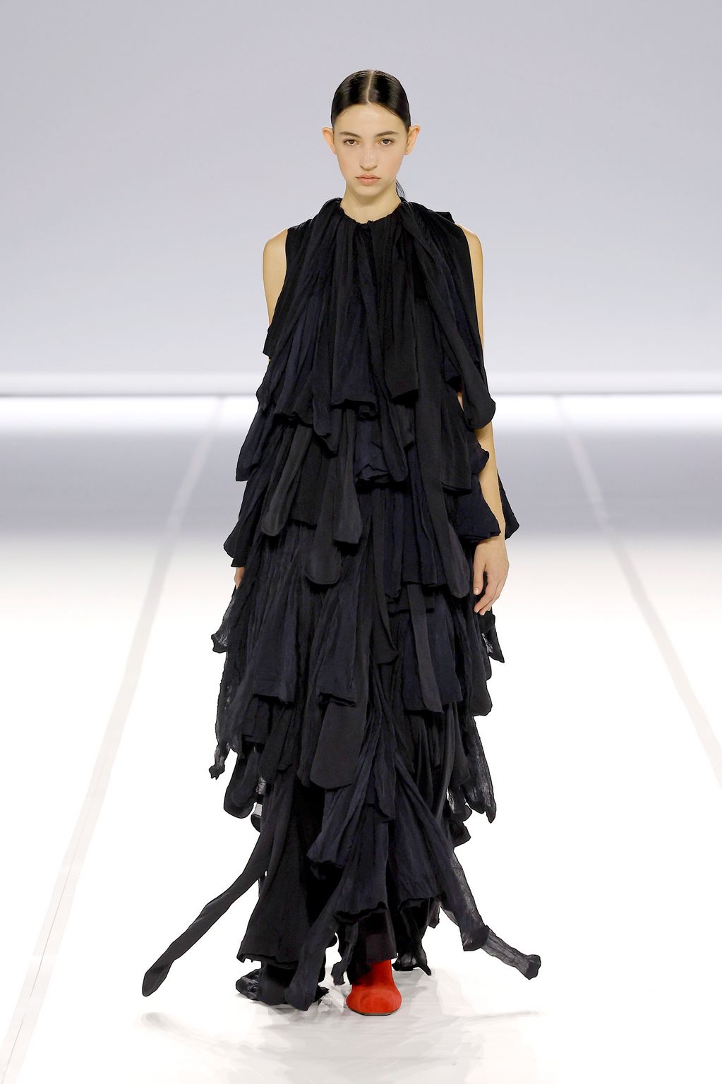 Fashion Week Paris Spring/Summer 2025 look 40 de la collection Alainpaul womenswear